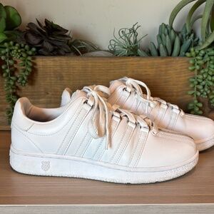 K-SWISS Classic VN  Women's White Sneaker. 7.5 W